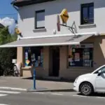 Portes, fenêtres, vitrines, portes industrielles d’un complexe entreprise & commerces 1