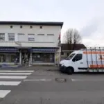 Portes, fenêtres, vitrines, portes industrielles d’un complexe entreprise & commerces 5